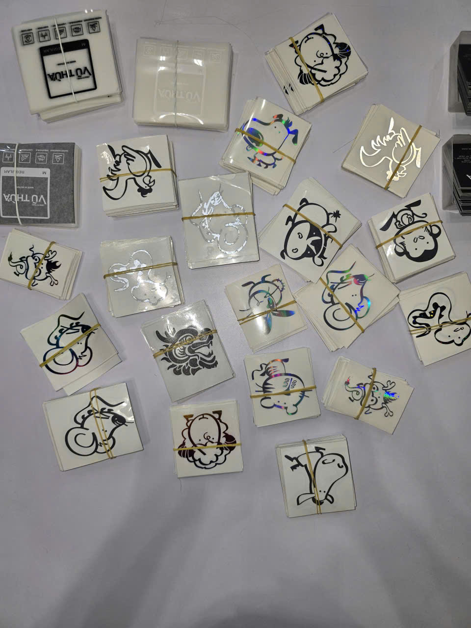 Tại sao nhiều factory chuyển sang Heat Transfer Labels thay vì nhãn may truyền thống?